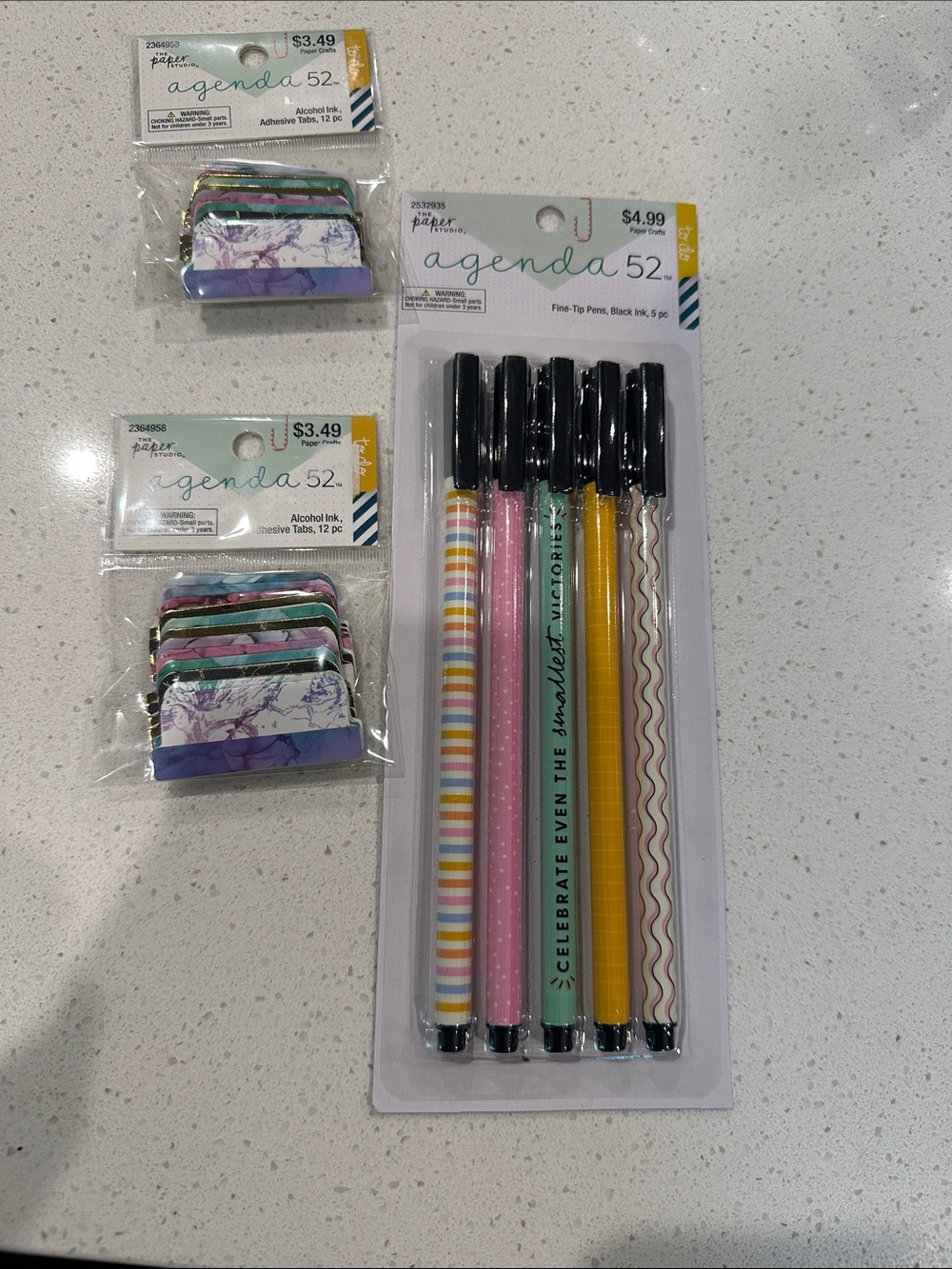 Agenda 52 fine tip Pens and adhesive tabs